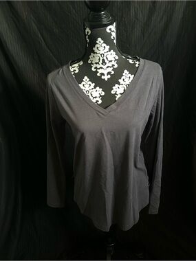 Soma Women's Long Sleeve V-Neck Top in Charcoal